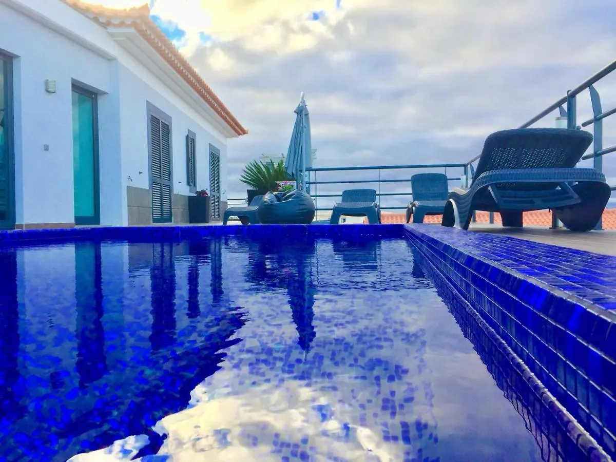 Casa Lira Villa Arco da Calheta  Vakantiehuis